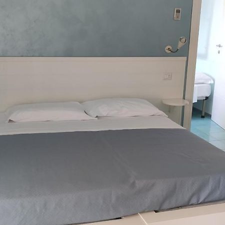 Bed and Breakfast Rock Garden Geata Exterior foto